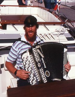 Åke Hellman i skärgårdsmiljö